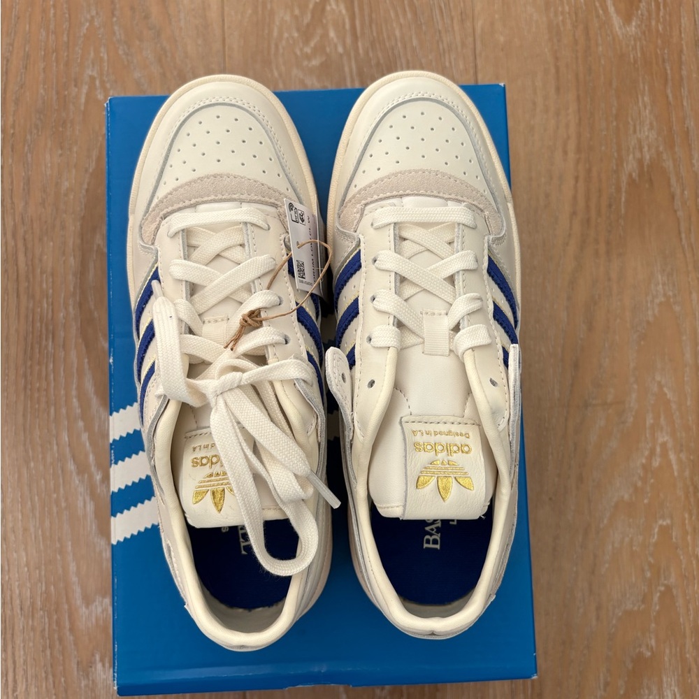Adidas Forum Low Cream and Blue Shoes New in Original Box Sz 7.5